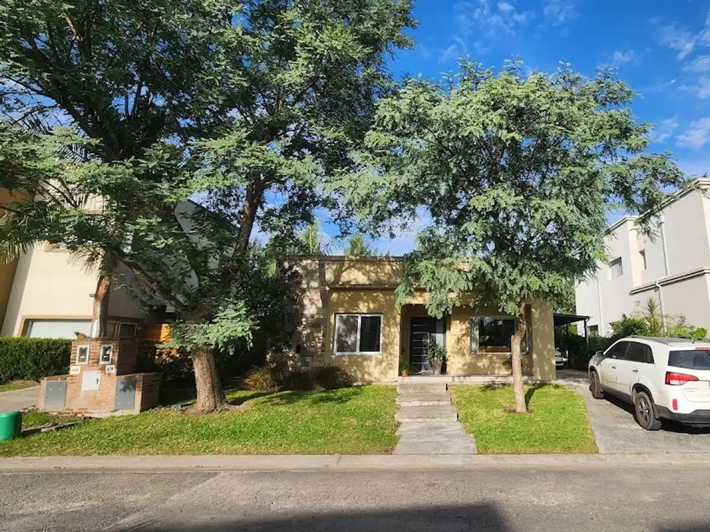 Casa Apta Credito Hipotecario, Barrancas de Santa Maria