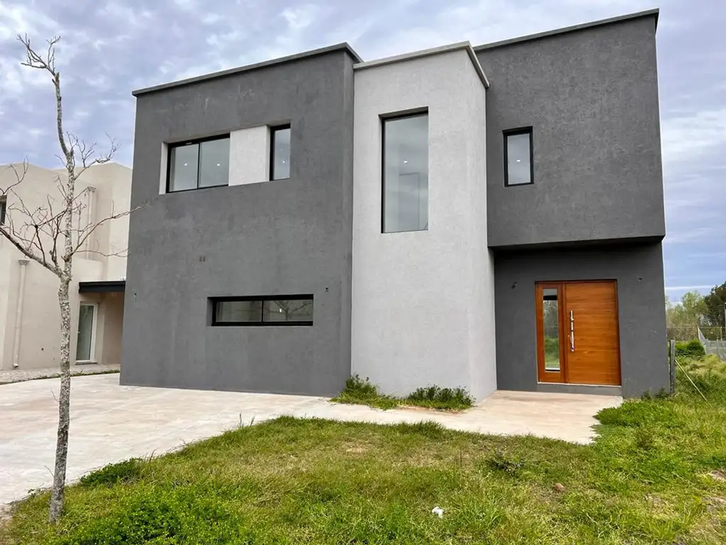 VENTA CASA 4 AMB EN PUERTOS DEL LAGO ACACIAS