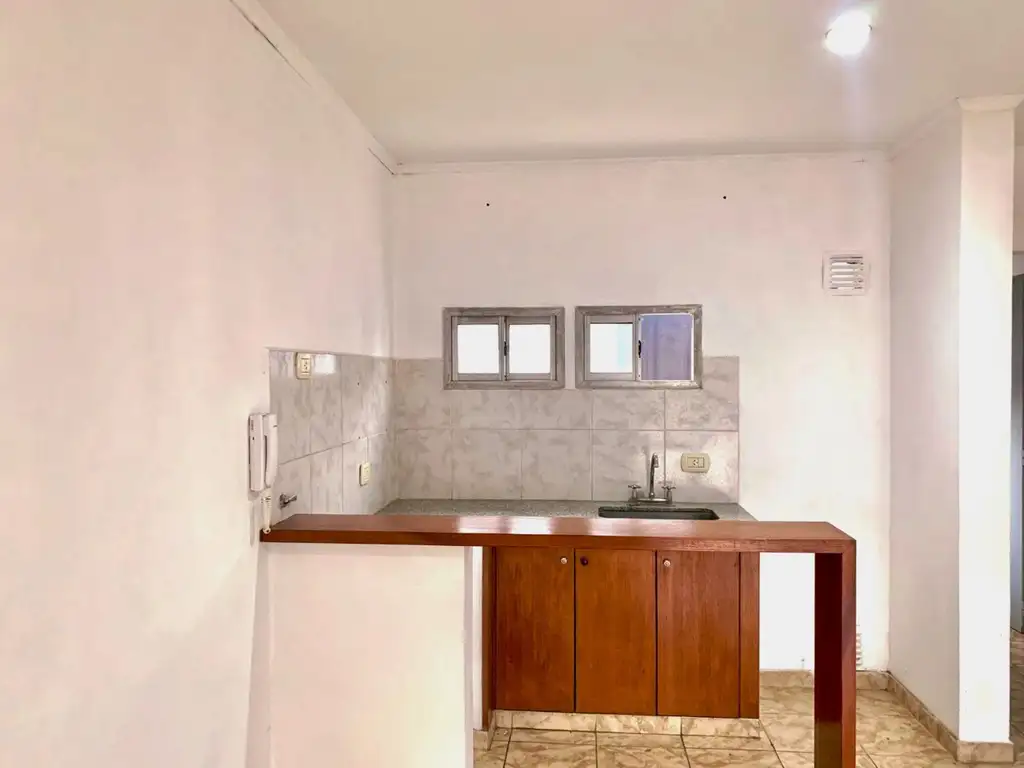 VENTA DEPARTAMENTO CON COCHERA Y BALCON 25 DE MAYO