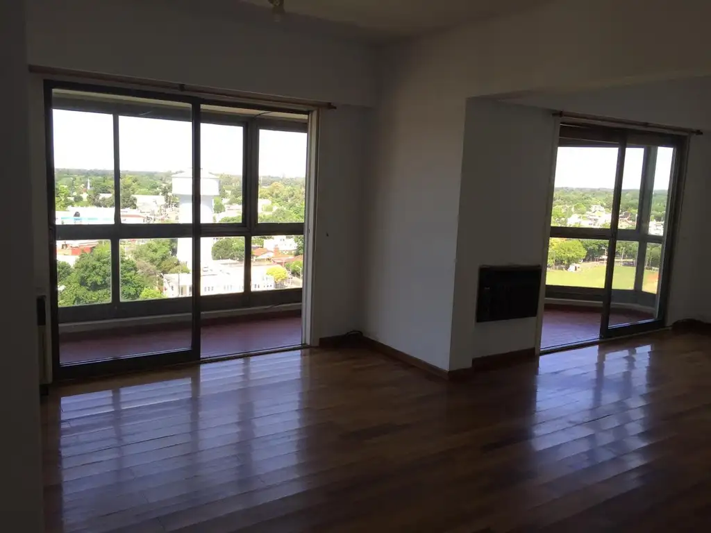 EXCELENTE SEMIPISO CENTRICO. OPORTUNIDAD. - Foto 0