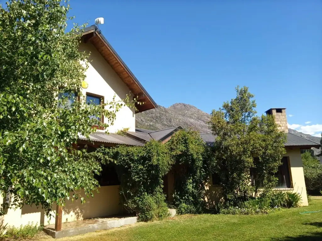 Casa 4 habitaciones en Villa del Lago-lago Puelo