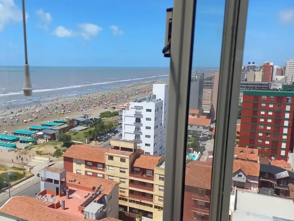 Departamento monoambiente con vista al mar