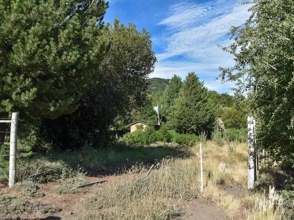 LOTE CON FONDO DE ESPACIO VERDE EN MELIQUINA