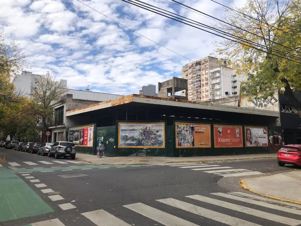 Terreno en Esquina con Opción a Doble Frente · Balvanera