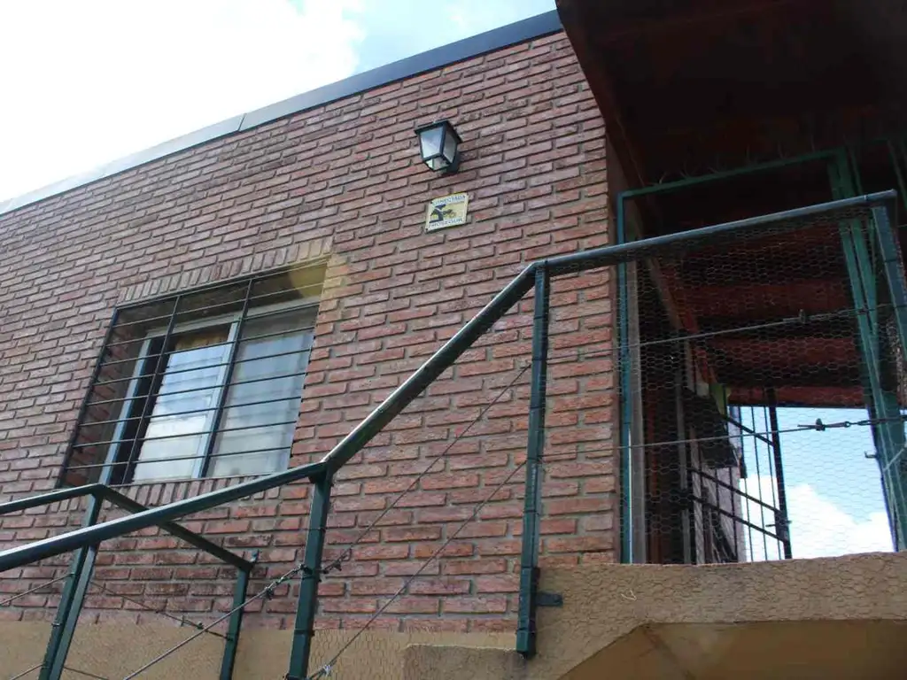 CASA EN VENTA PLANTA ALTA - BARRIO SALADILLO