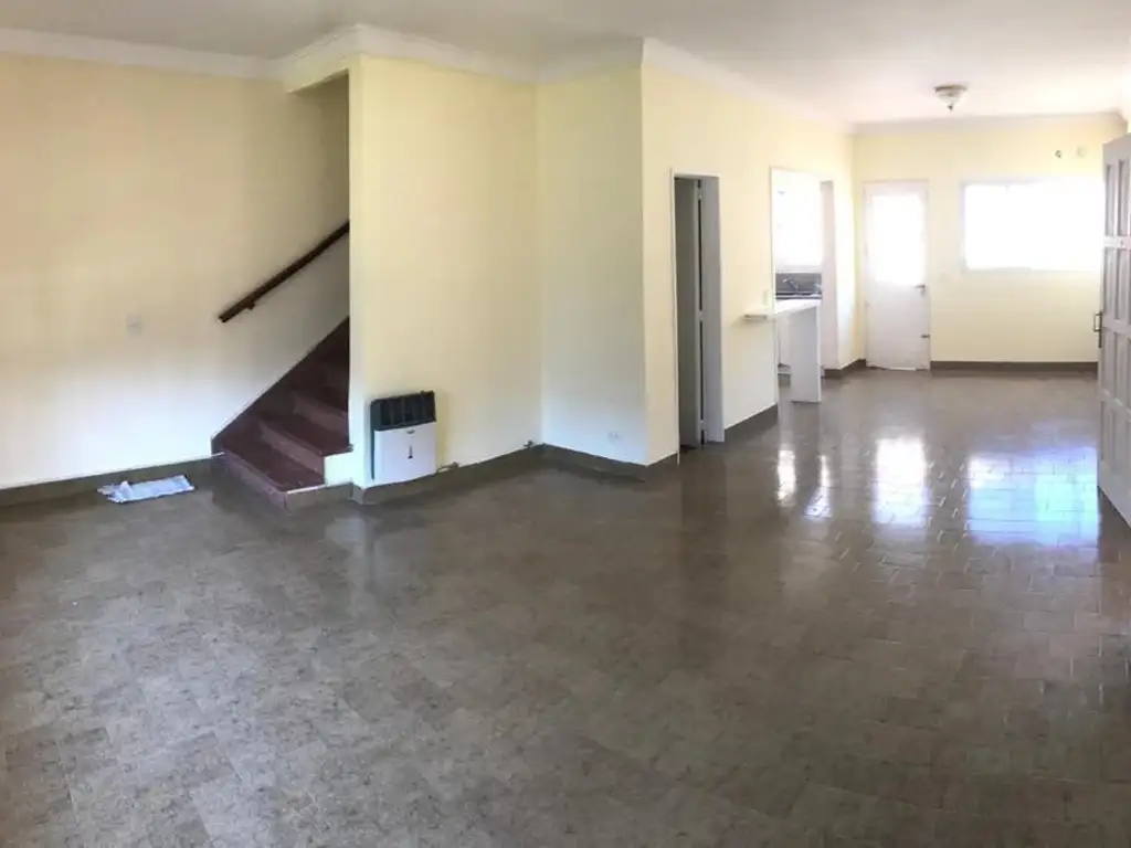 Venta de Hermoso Duplex con Patio y Terraza en San Isidro