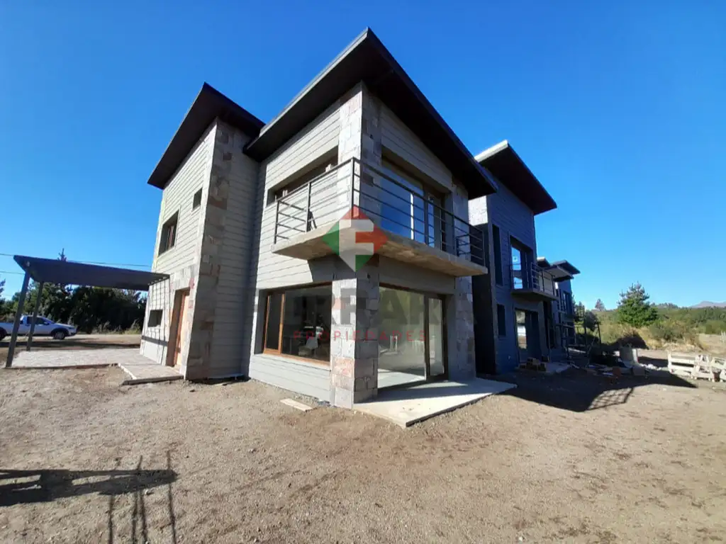 Venta hermosa casa a estrenar en el Barrio Abedules, Las Victorias de San Carlos de Bariloche.