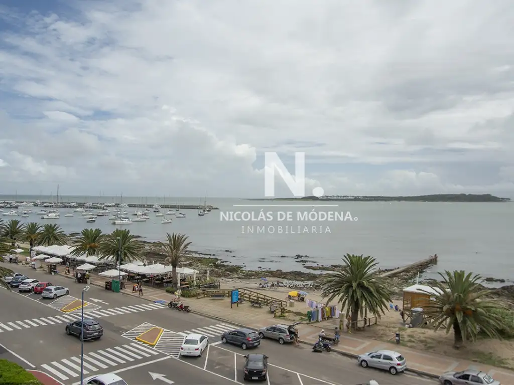 Departamentos en venta de 3 dormitorios Frente al Puerto , Punta del este