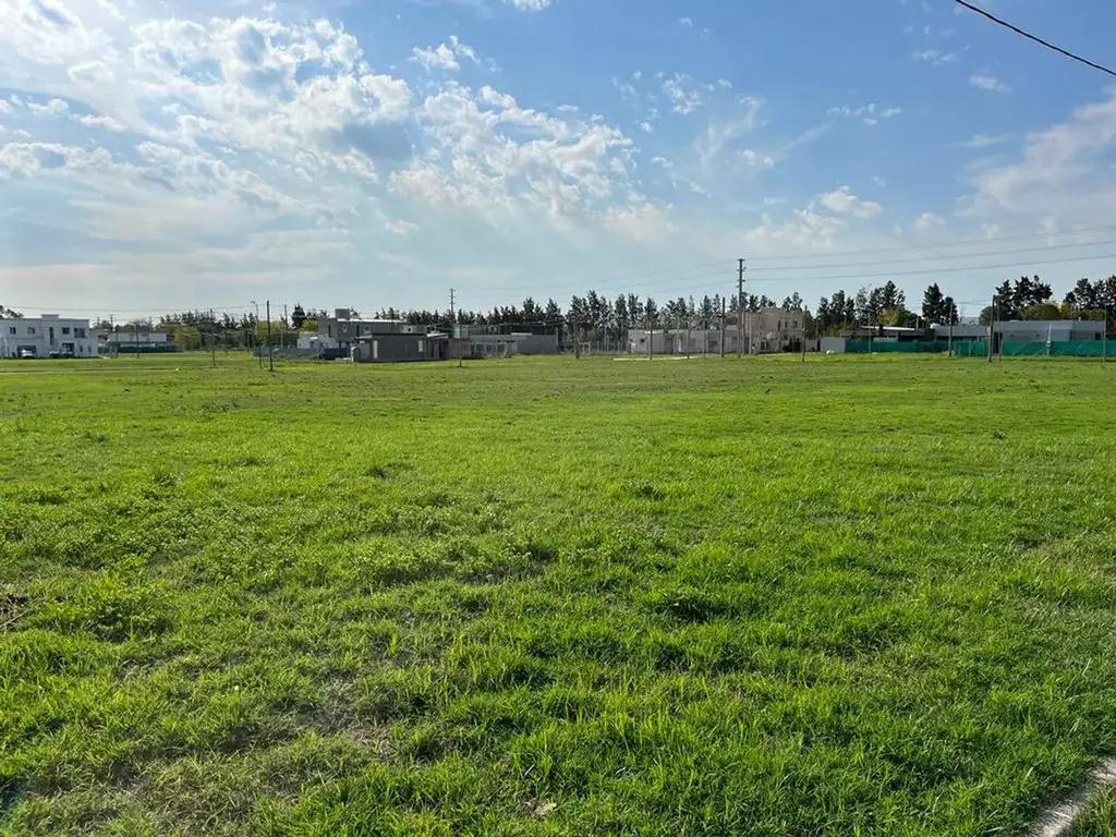 Venta lote barrio Don Guido Hernandez La Plata