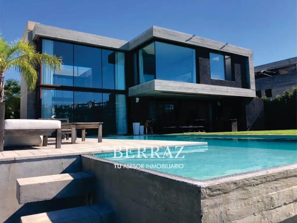 Casa en venta en barrio Lagos del Golf Nordelta Tigre lote de 998 m2