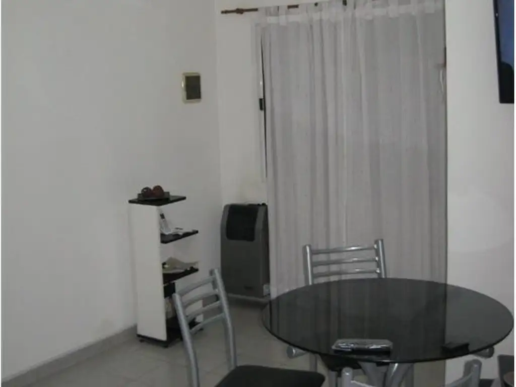 EXCELENTE DEPARTAMENTO 2 AMBIENTES CON IMPORTANTE BALCON AL CONTRAFRENTE