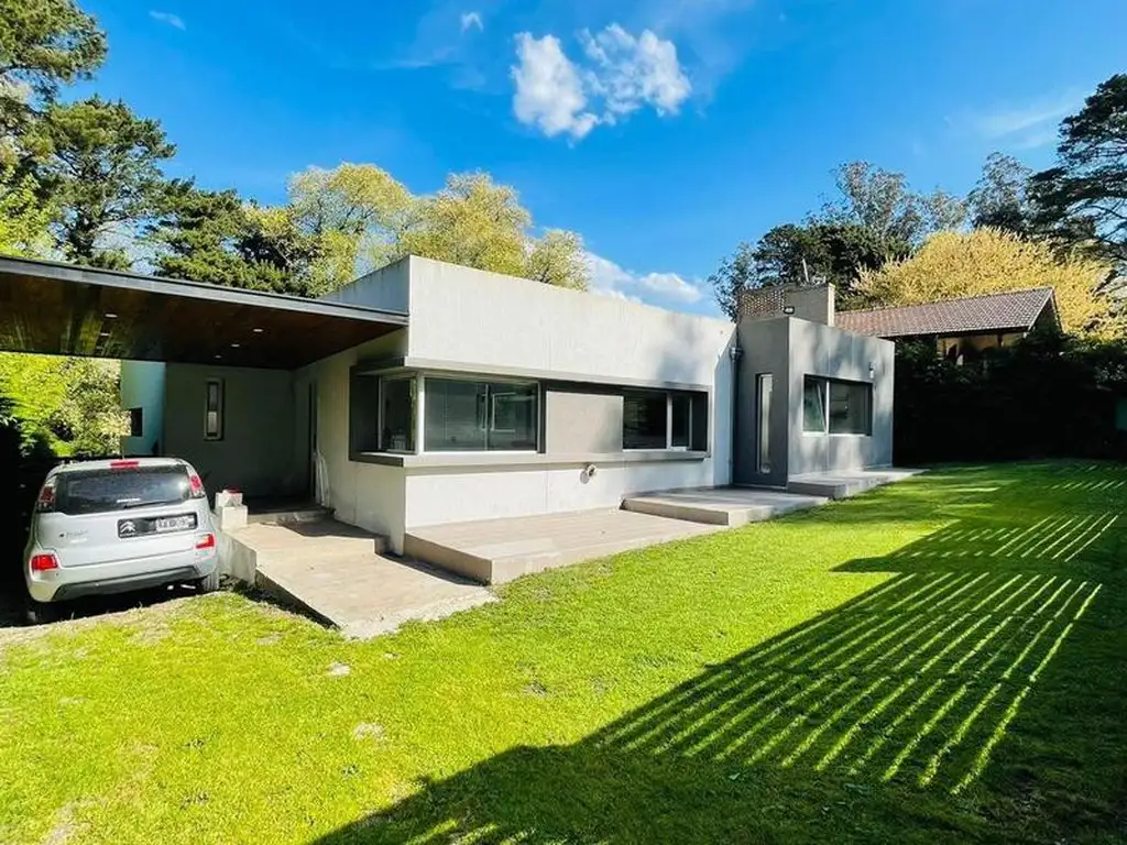 CASA DE TRES AMBIENTES MODERNA EN SIERRA DE LOS PADRES