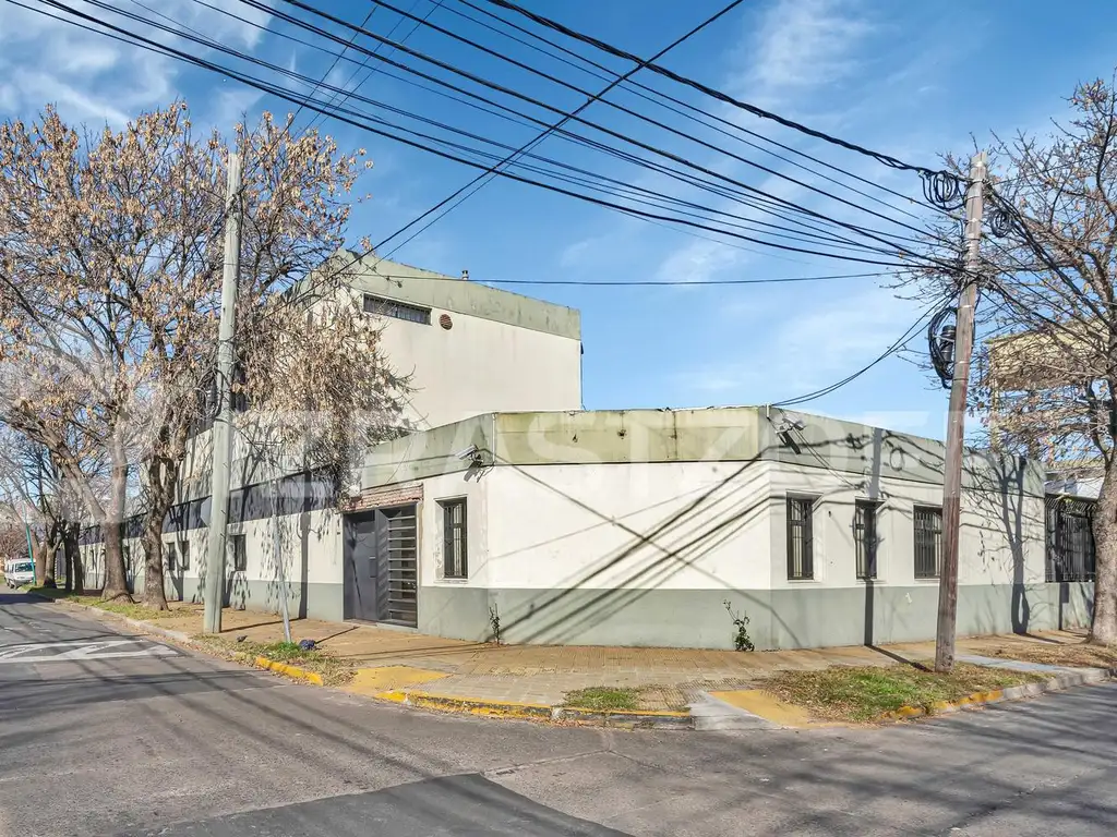 Edificación a reciclar o demoler. Gran Terreno sobre Pedro Goyena