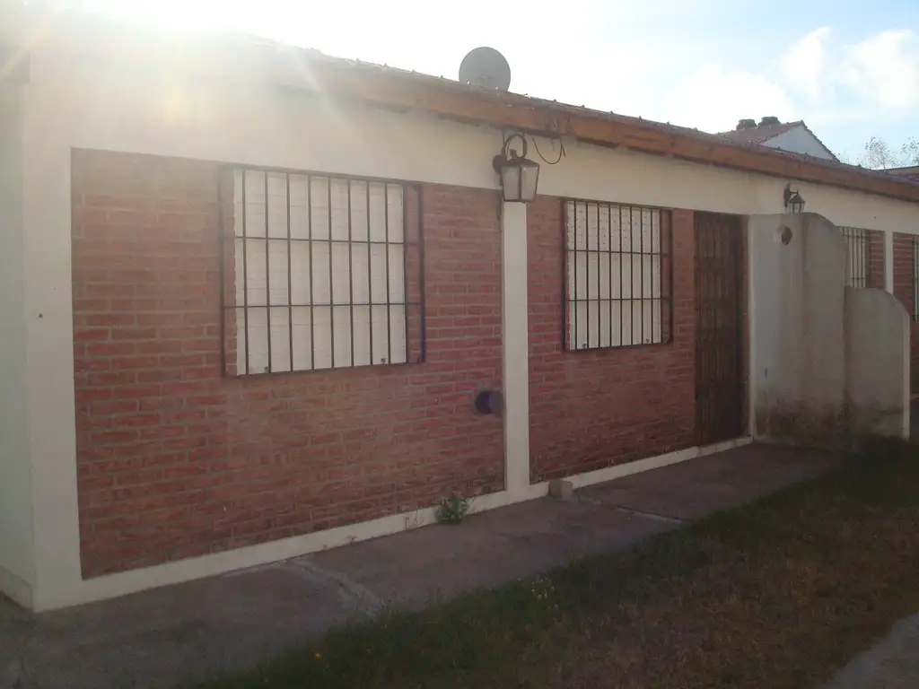 Se vende chalet en P.H con gas natural