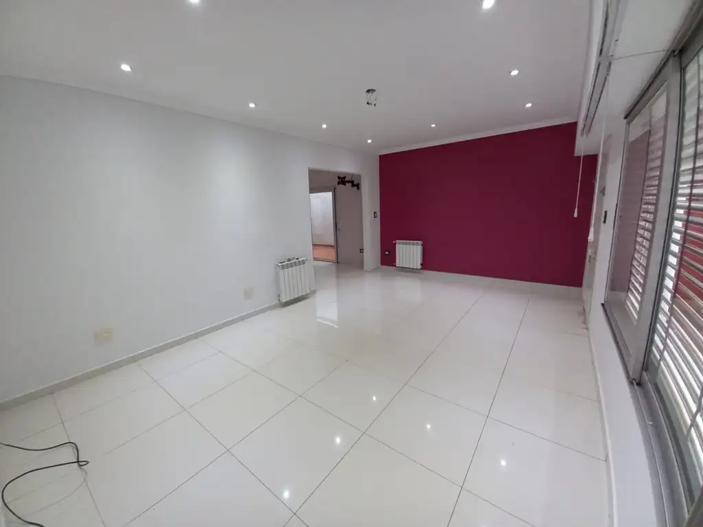 CASA EN VENTA LOMAS DE ZAMORA AL 200 WILDE