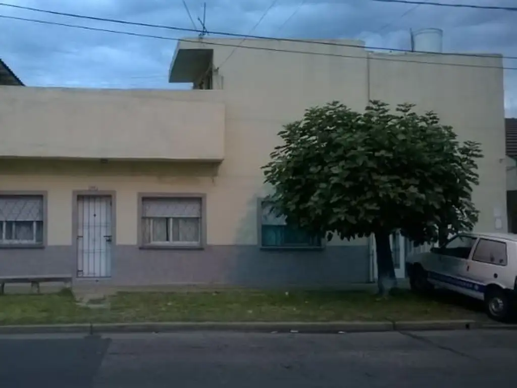 OPORTUNIDAD MUY BUEN PRECIO casa de 3 amb + otra  casa de 4 amb, ideal para dos familias