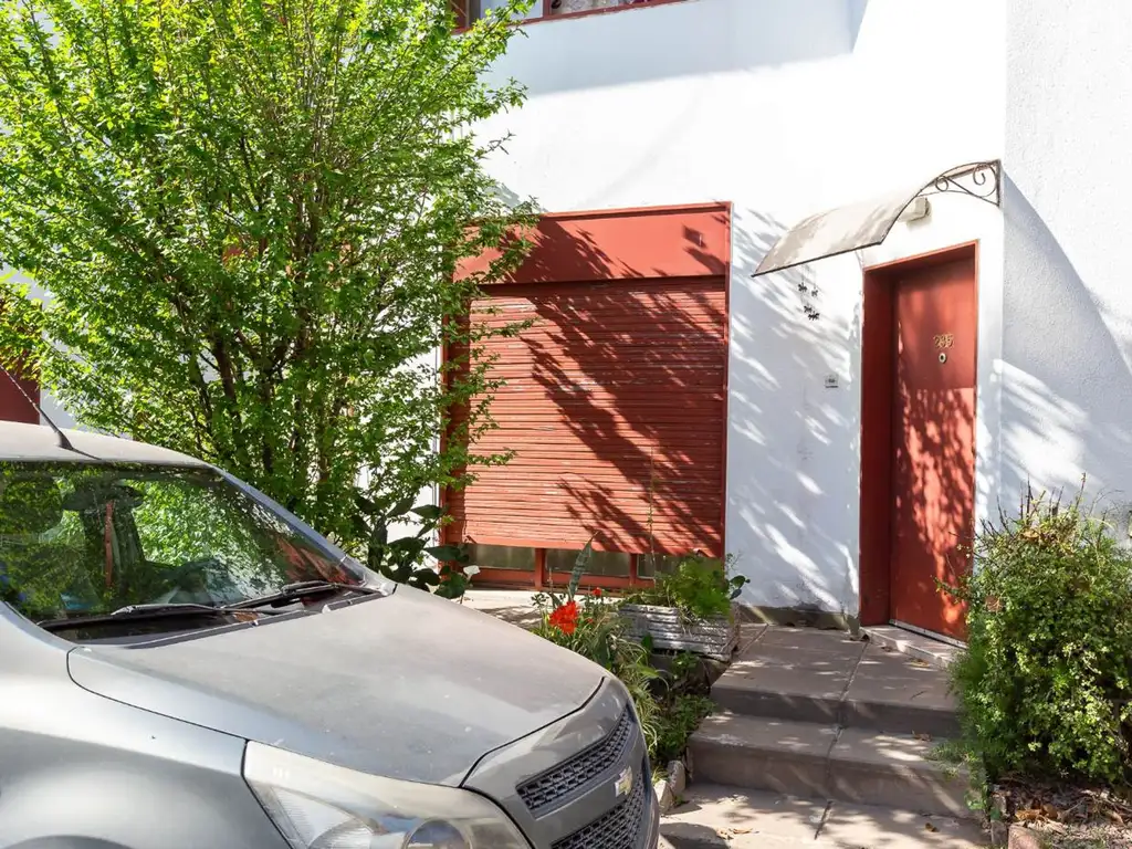 VENTA DE CASA EN HURLINGHAM,  4AMB. ACEPTA PERMUTA