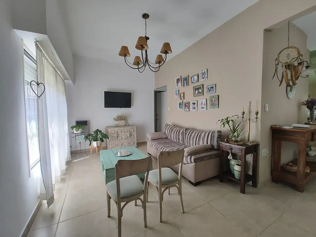 Casa 3amb jardín quincho en venta en Villa Adelina