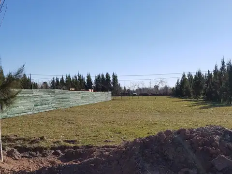 Terreno en venta en EL RETIRO BARRIO CERRADO