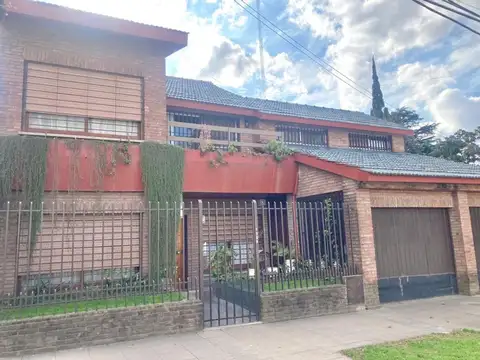 VENTA DE CASA DE 5 AMBIENTES EN SAN MIGUEL