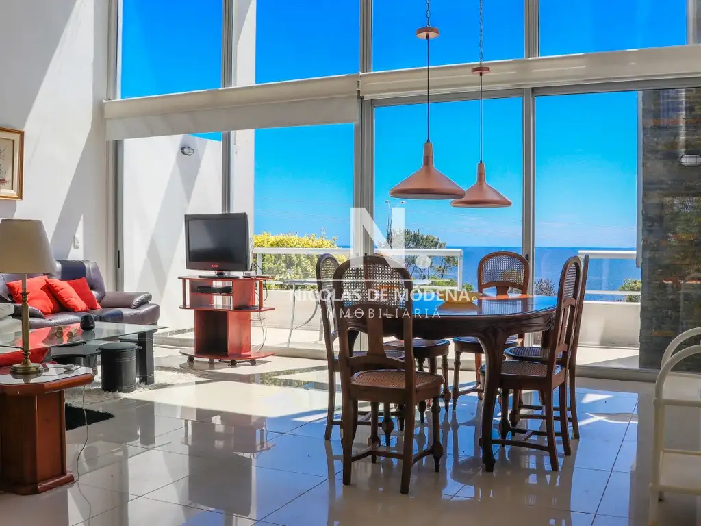 Apartamento en venta triplex con vista al mar en Punta Ballena