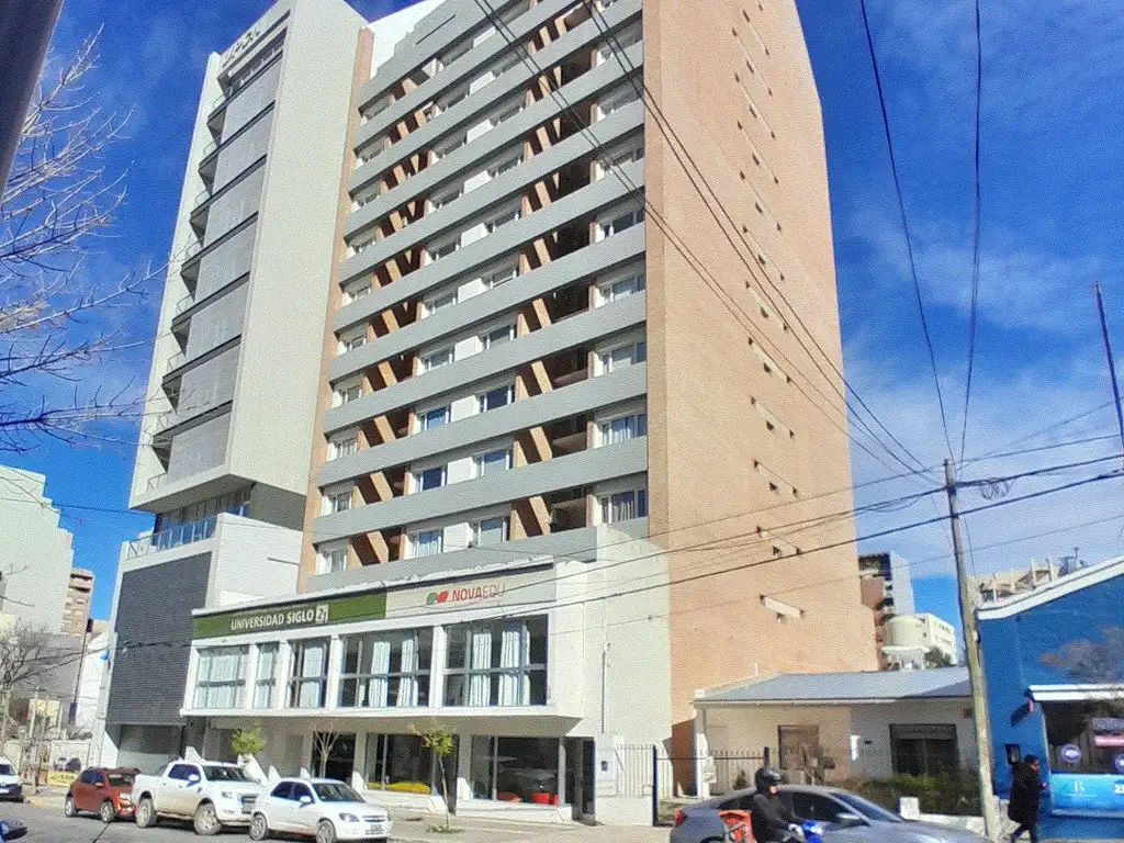 Venta Dpto. un dormitorio con balcon pleno centro Neuquén