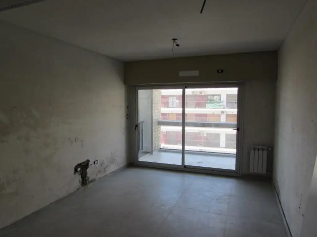 DEPARTAMENTO AL FRENTE DE 3  AMBIENTES A ESTRENAR EN VENTA EN ALMAGRO DE CATEGORÍA CON AMENITIES