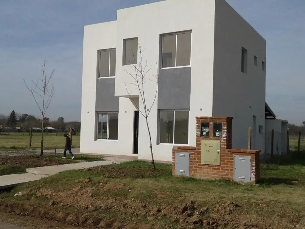 Casa a estrenar en venta en El Aljibe.