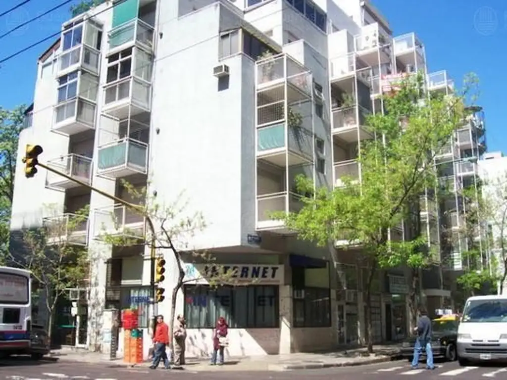 Excelente Cochera en Congreso. Pichincha al 100, a una cuadra de Av. Rivadavia