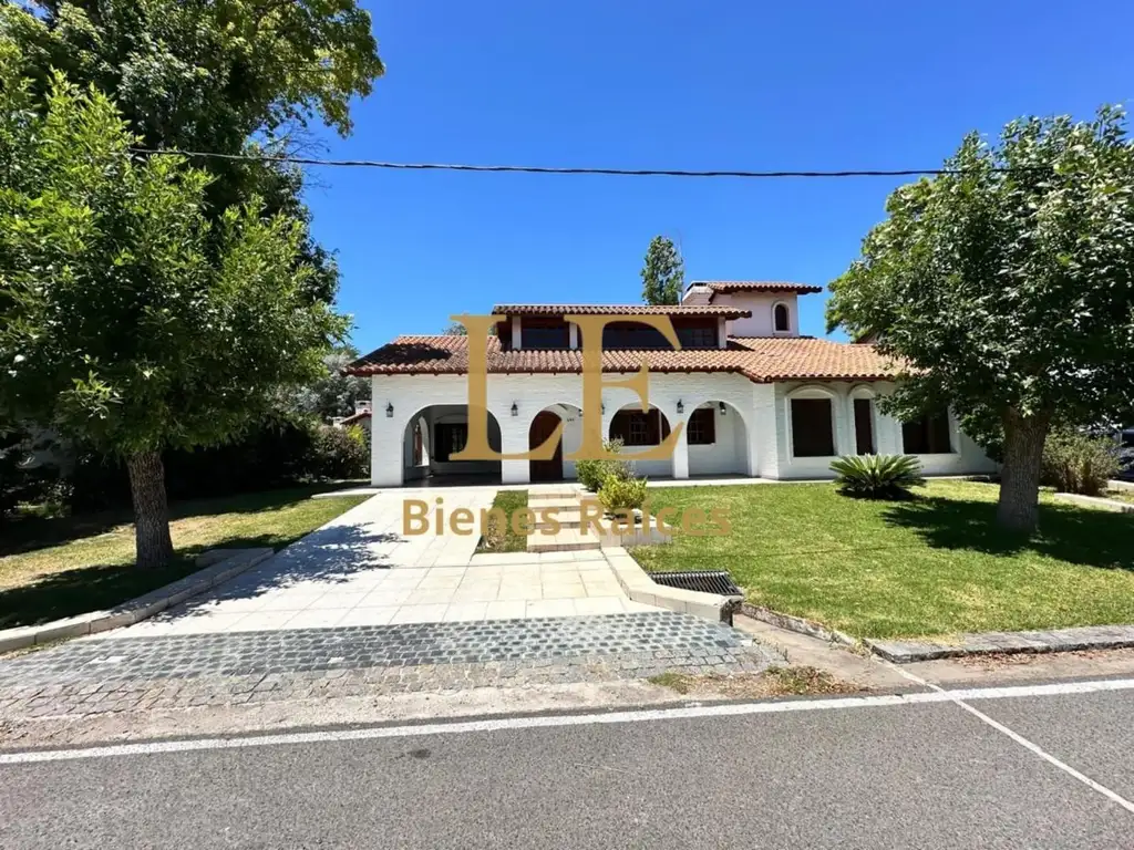 Venta Casa en Aranjuez Country Club APTO CREDITO