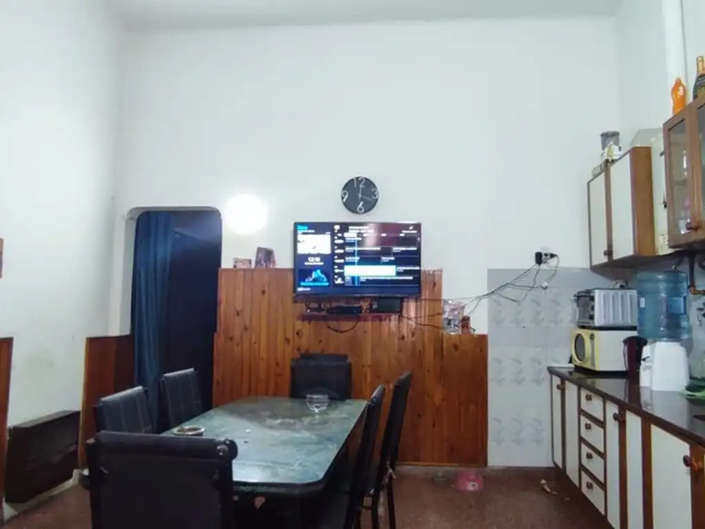 CASA EN VENTA 1 DORMITORIO + COMODIN AZCUENAGA