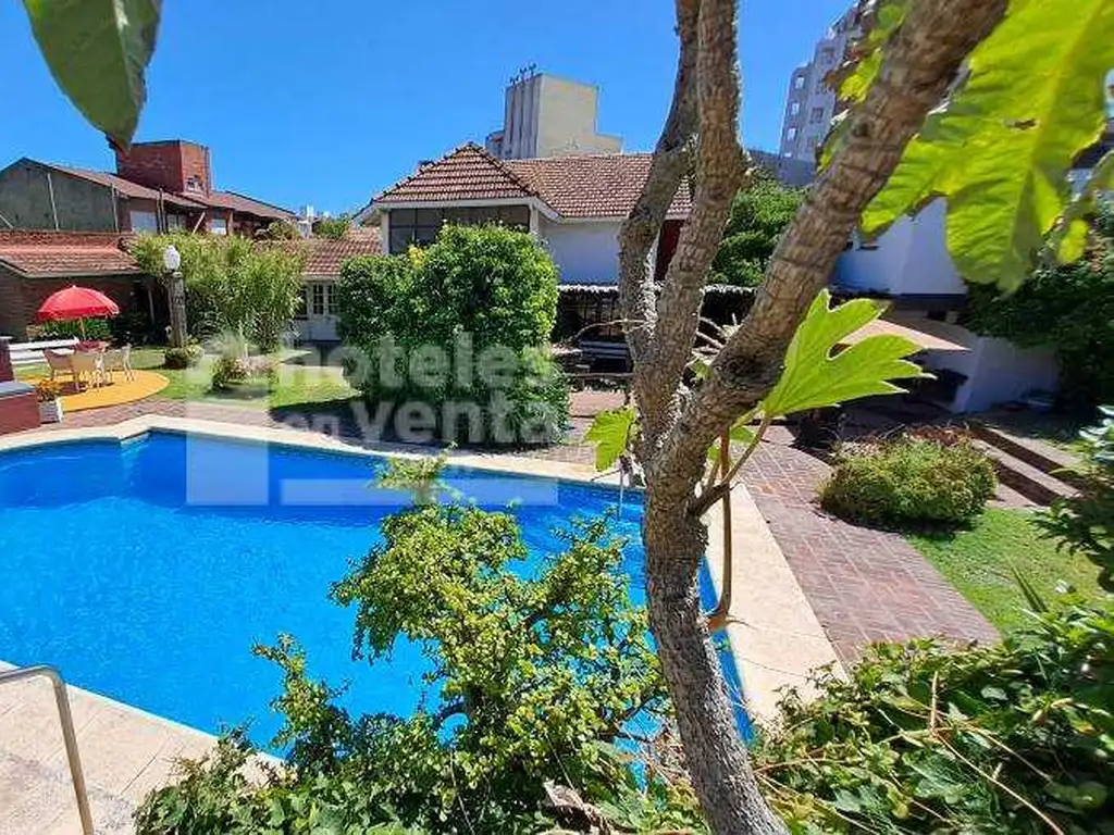 HOSTERIA Y CASA EN VENTA EN VILLA GESELL, BUENOS AIRES