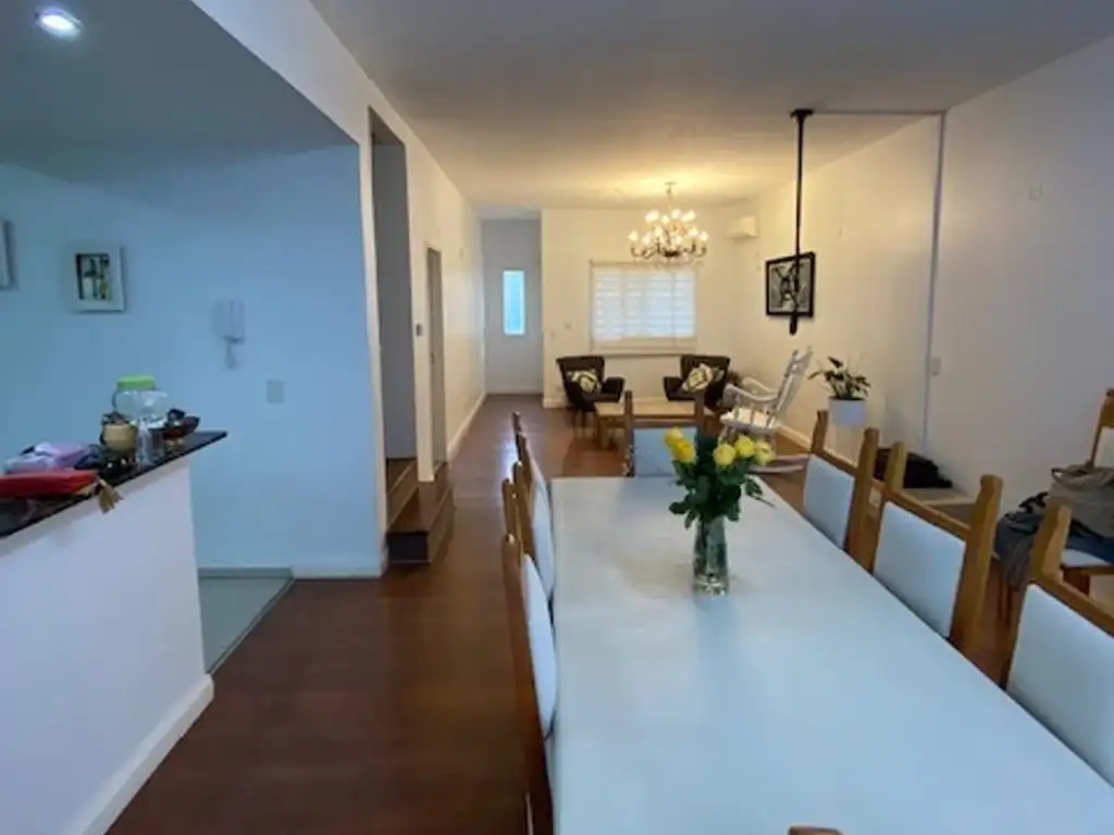 Casa de 5 ambientes en venta en Martínez