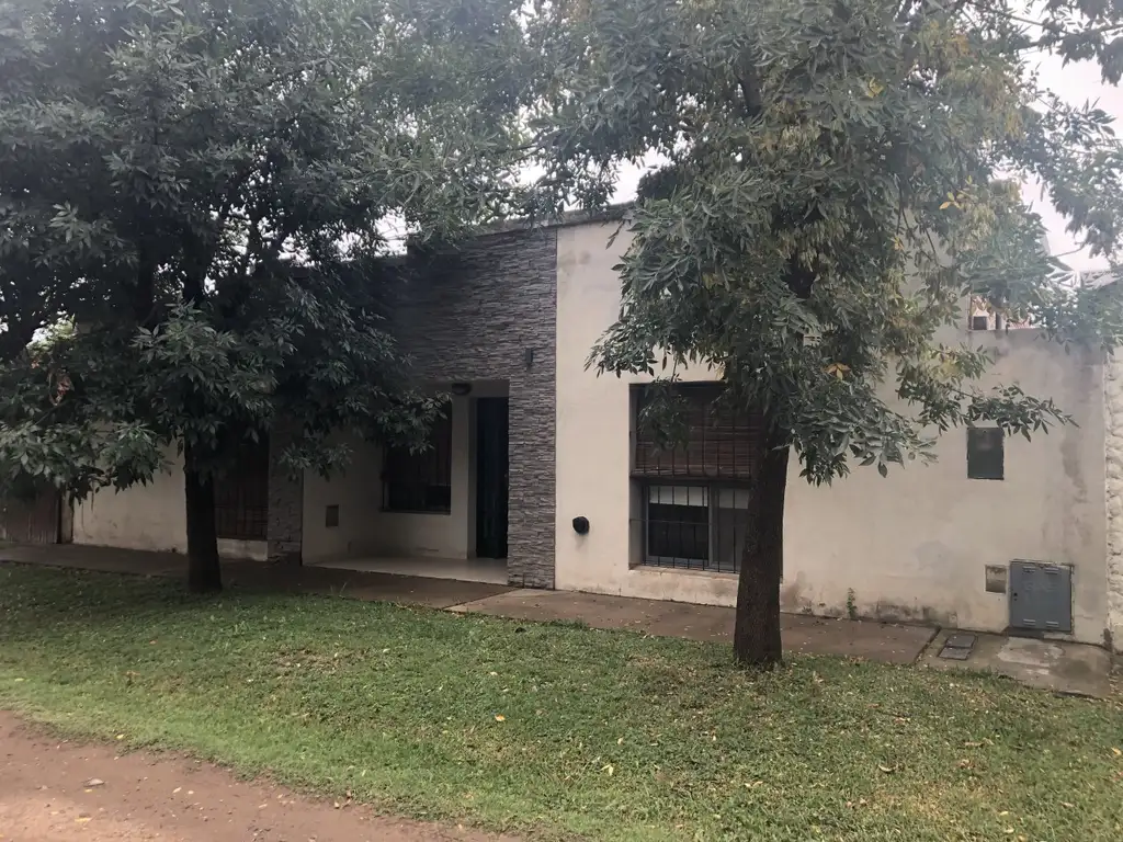 Venta casa en Villa Lía