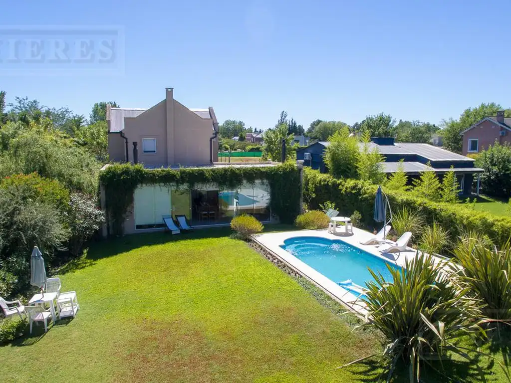 Casa en venta apto credito sobre lote interno en Palmer's Cottage