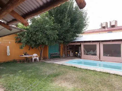 VILLA POSSE VENDO CASA,  APTA a CREDITOS, 3 d. c/PISCINA y Quincho