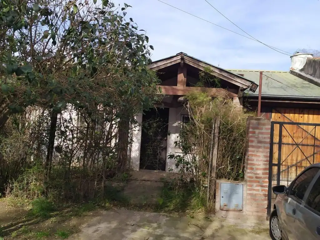 Casa de 4 ambientes- Villa Udaondo- Ituzaingó