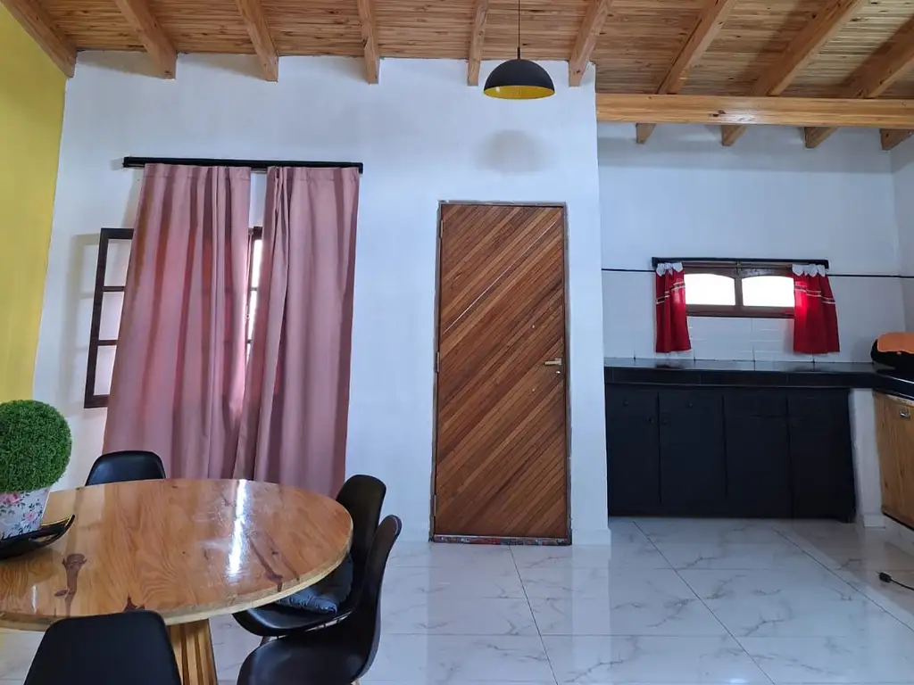 VENDO CASA LAS HERAS