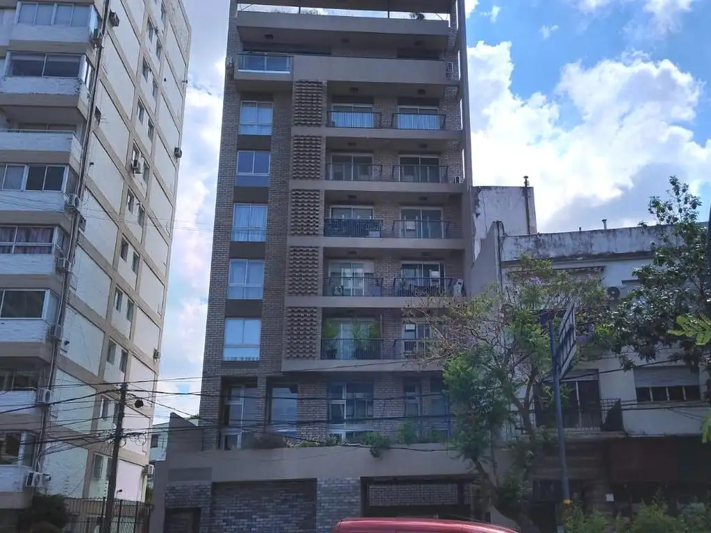 Departamento en  alquiler de 2 ambientes en Olivos con cochera y balcón