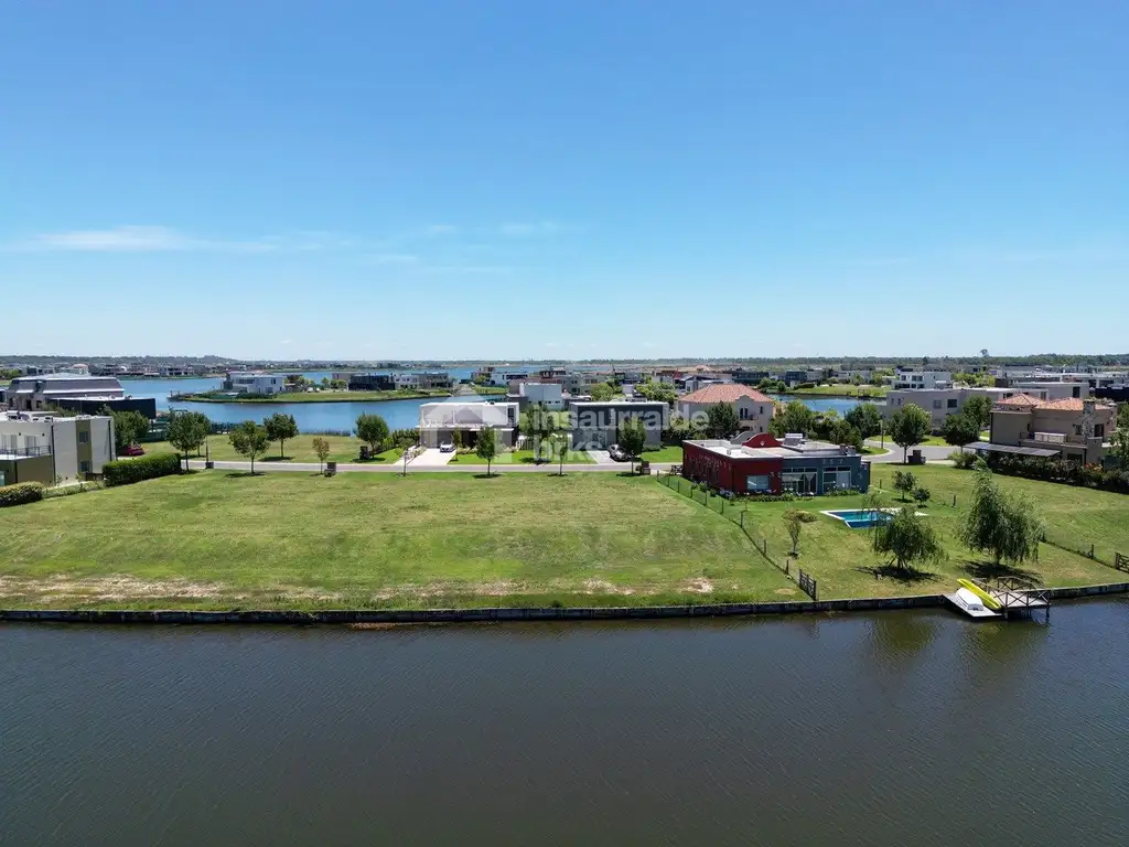 TERRENO EN VENTA AL AGUA EN BARRIO MUELLES, PUERTOS, ESCOBAR! BUEN METRAJE Y HERMOSA VISTA!