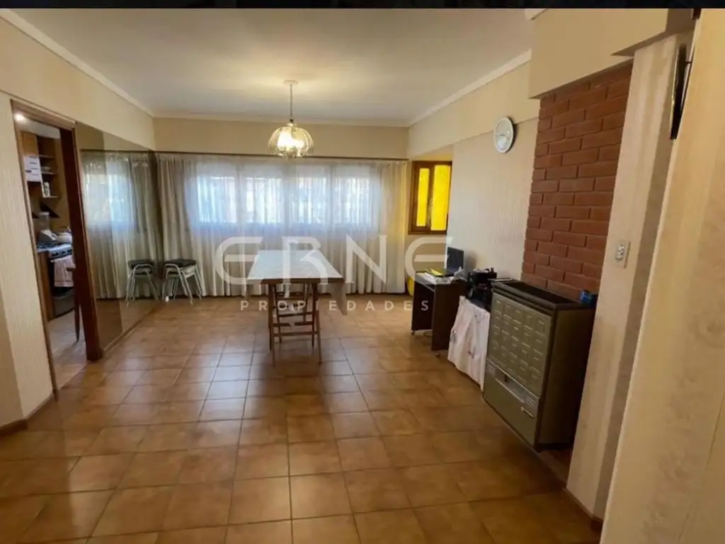 ERNE VENDE EXCELENTE SEMIPISO EN LA PERLA