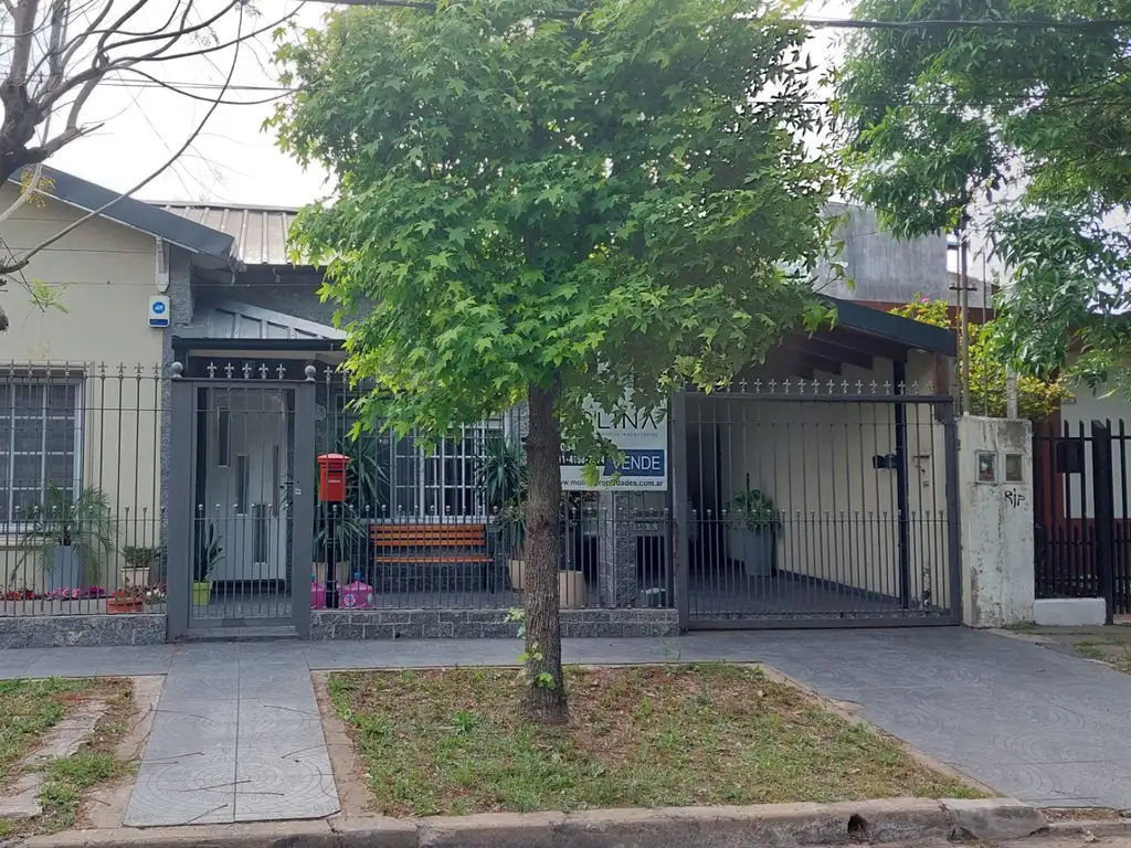 Casa en venta en Castelar Sur. Impecable propiedad