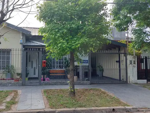 Casa en venta en Castelar Sur. Impecable propiedad