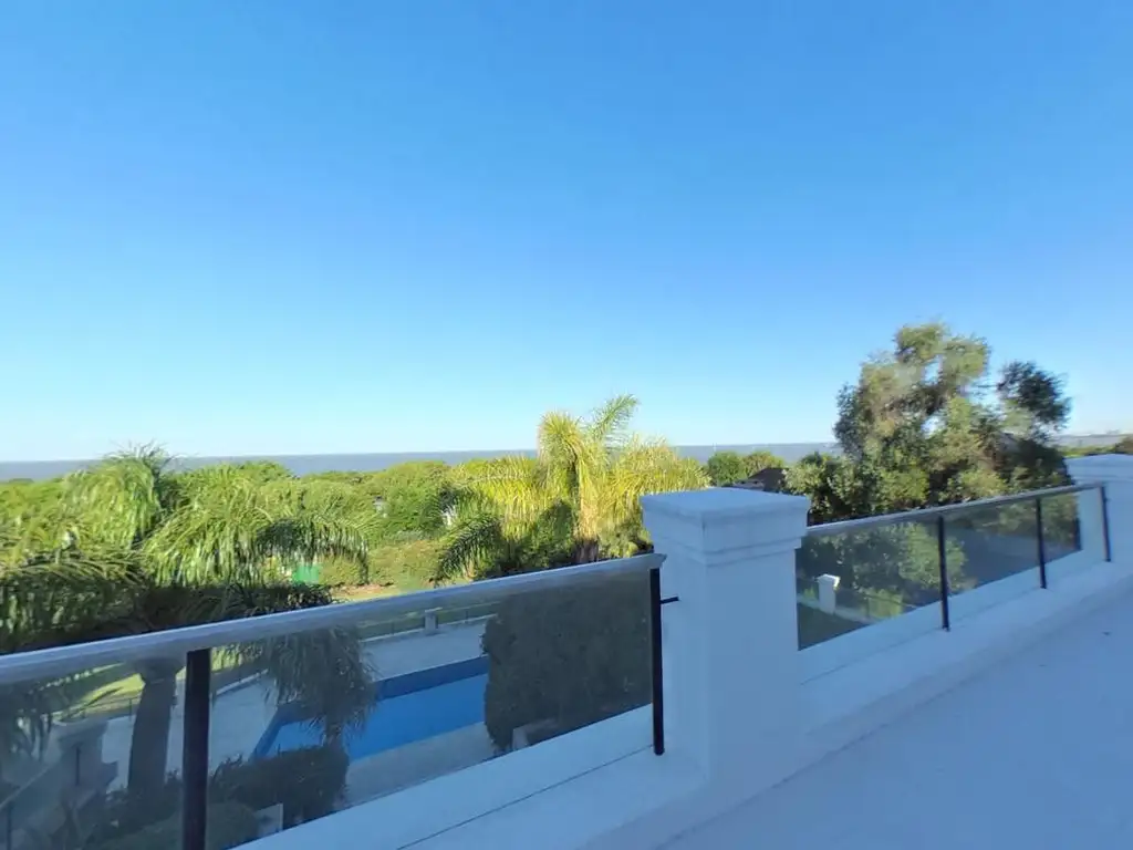 Espectacular casa en alquiler en La Lucila con vista hacia el río