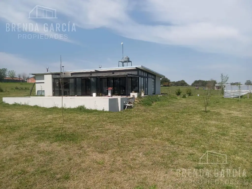 Casa de Campo en Planta Baja con 3 Dormitorios- Colon