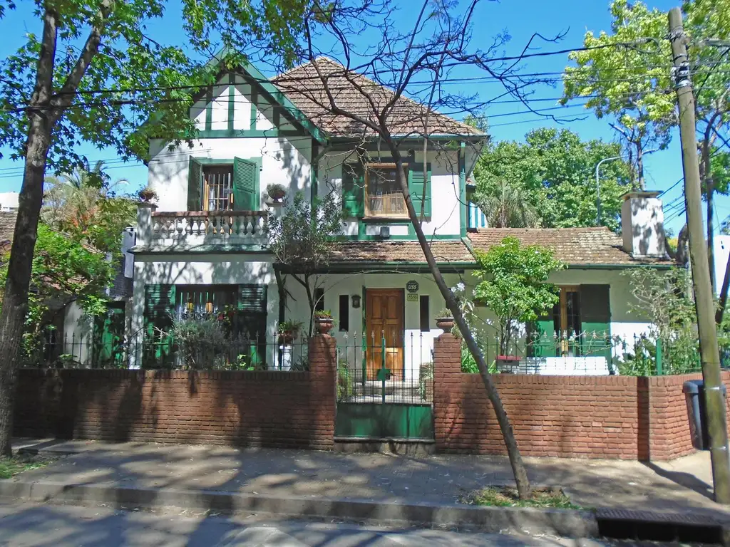 VENTA CASA DE 6 AMBIENTES EN VICENTE LÓPEZ