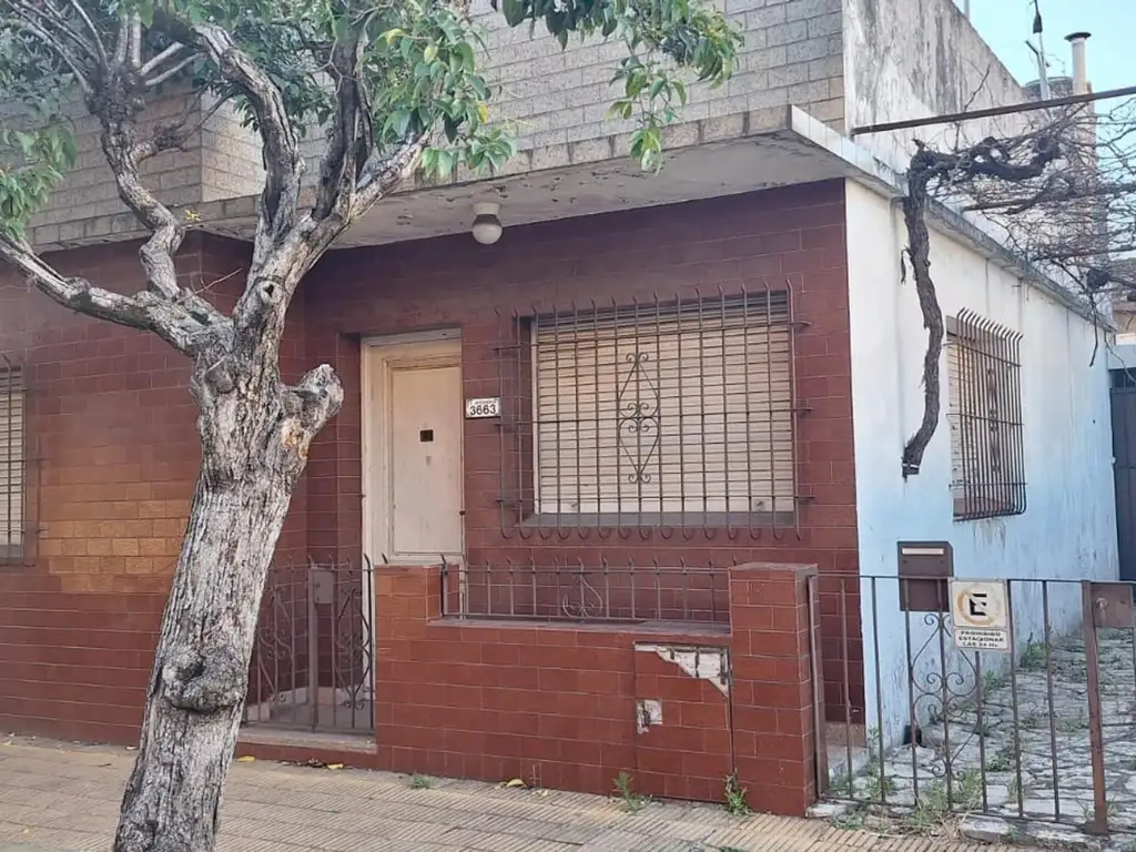 casa con galpon en Olivos, zona industrial 1