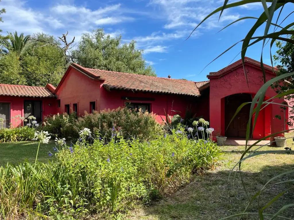 Casa Venta - Casa / Quinta, Barrio Cerrado "Las Delicias" en Lujan