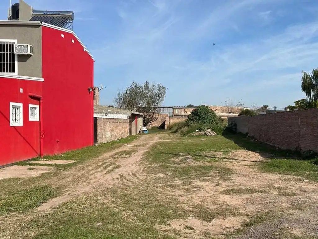 Gran terreno en venta en Santo Tomé