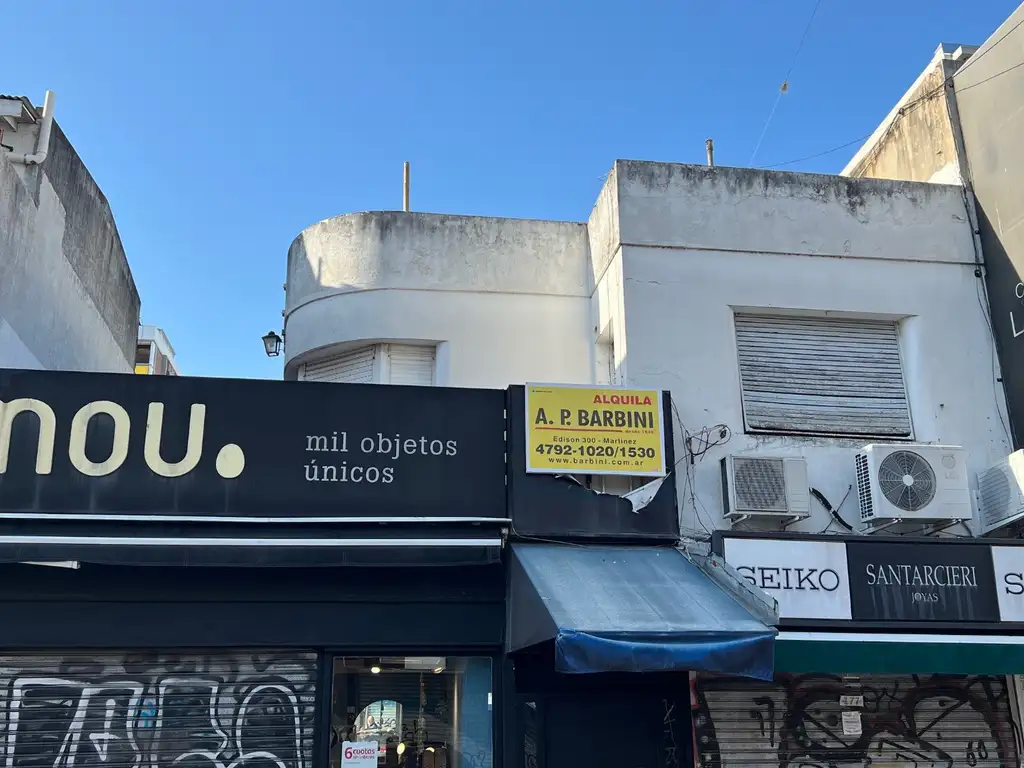 Martínez:oficina/local en Planta Alta Sobre Calle Alvear con Gran Terraza Propia.